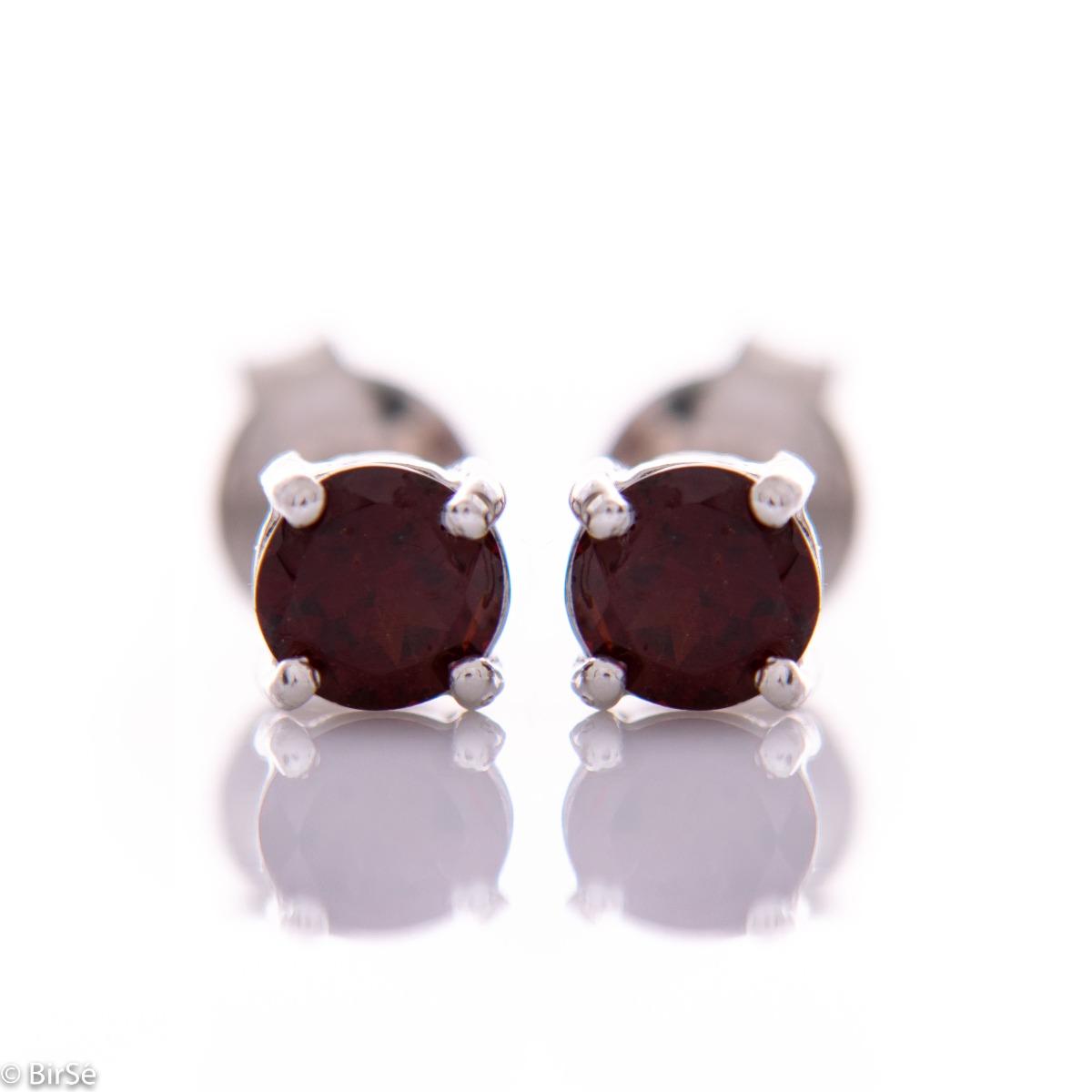 Нежни Обеци на Щифт от Родирано Сребро и Естествен Гранат