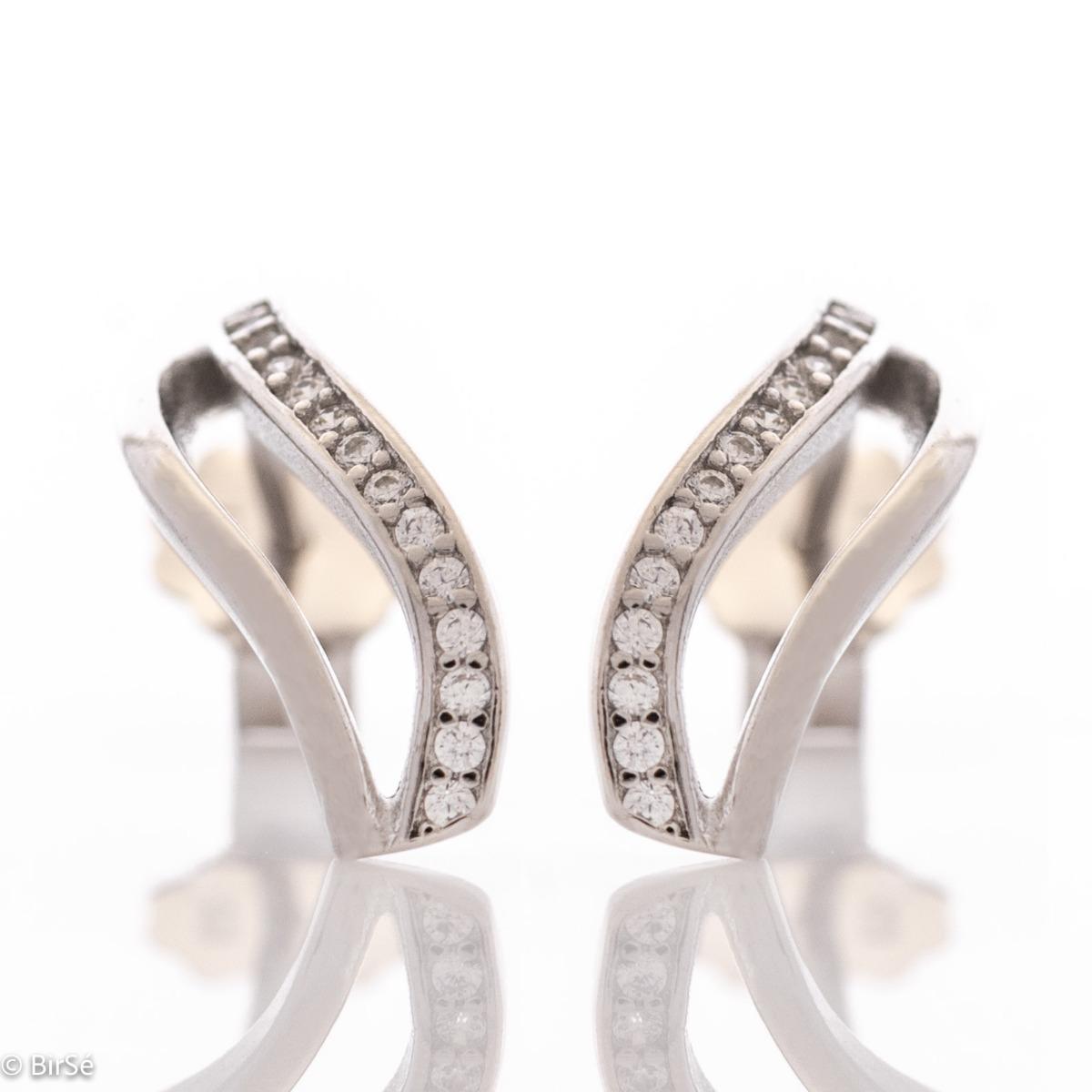 Елегантен Модел на Дамски Обеци от Родирано Сребро и Фини Циркони