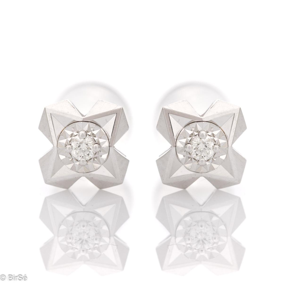 Звездовидни Обеци от Бяло Злато 18к с Ослепителни Диаманти