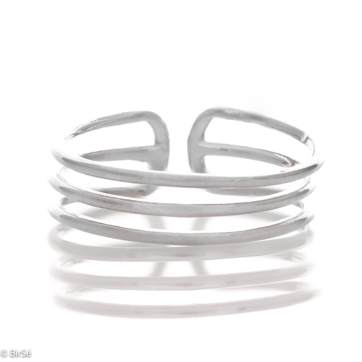 Стилен Дамски Пръстен с Иновативен Дизайн от Родирано Сребро