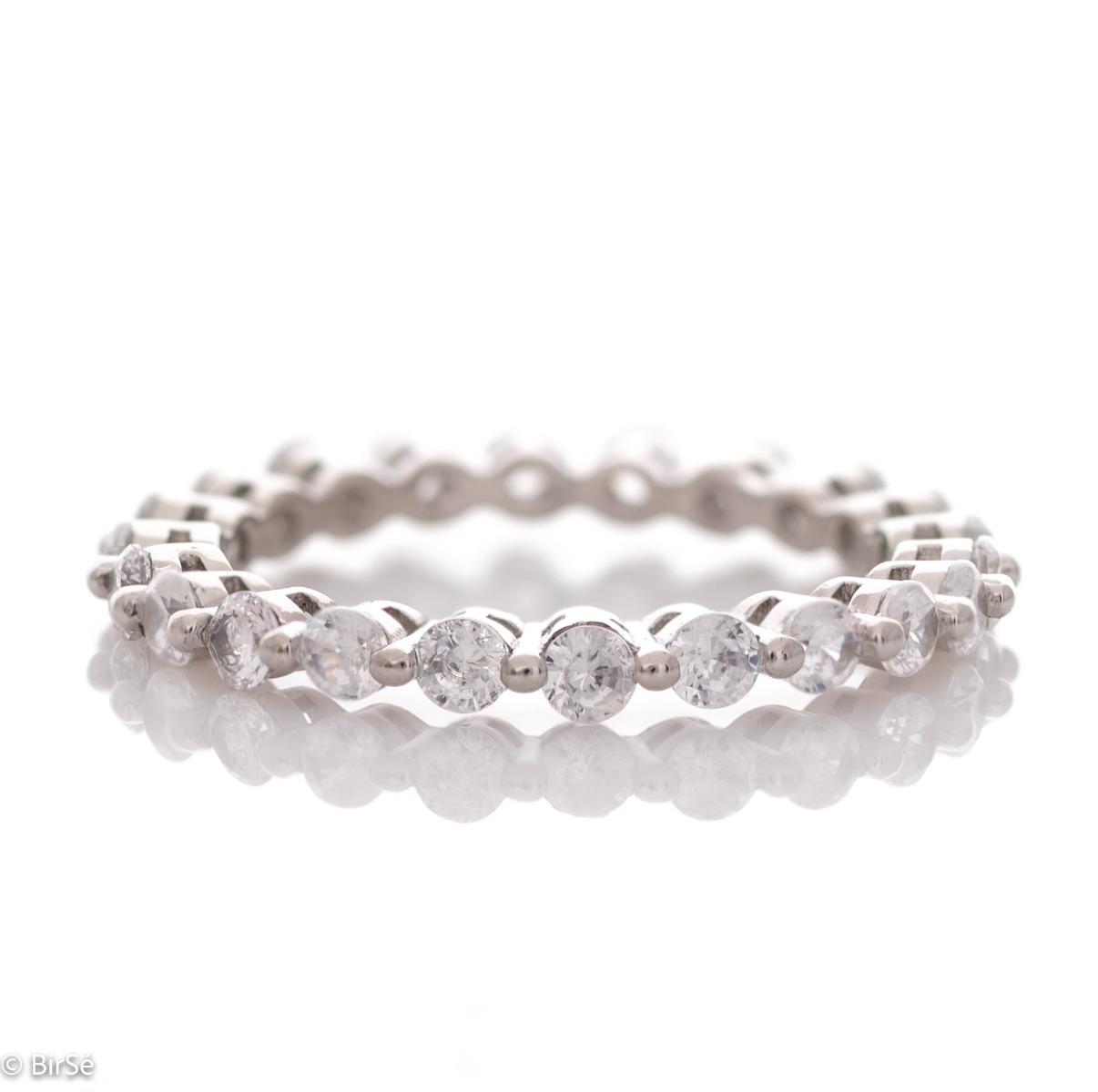 Изящно Дамско Бижу с Ефектна Изработка от Родирано Сребро и Фини Циркончета