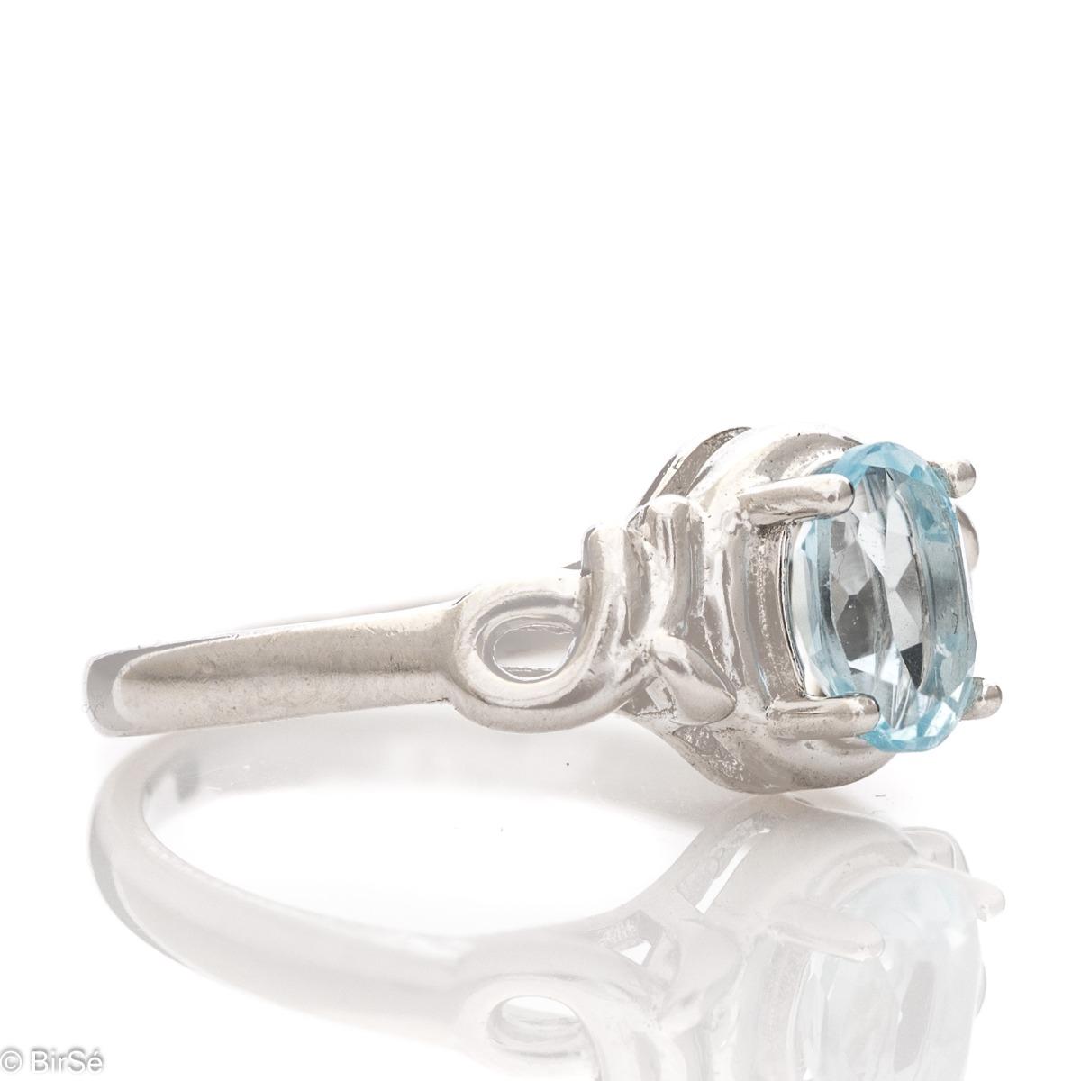 Изящен Сребърен Пръстен с Небесносин Топаз