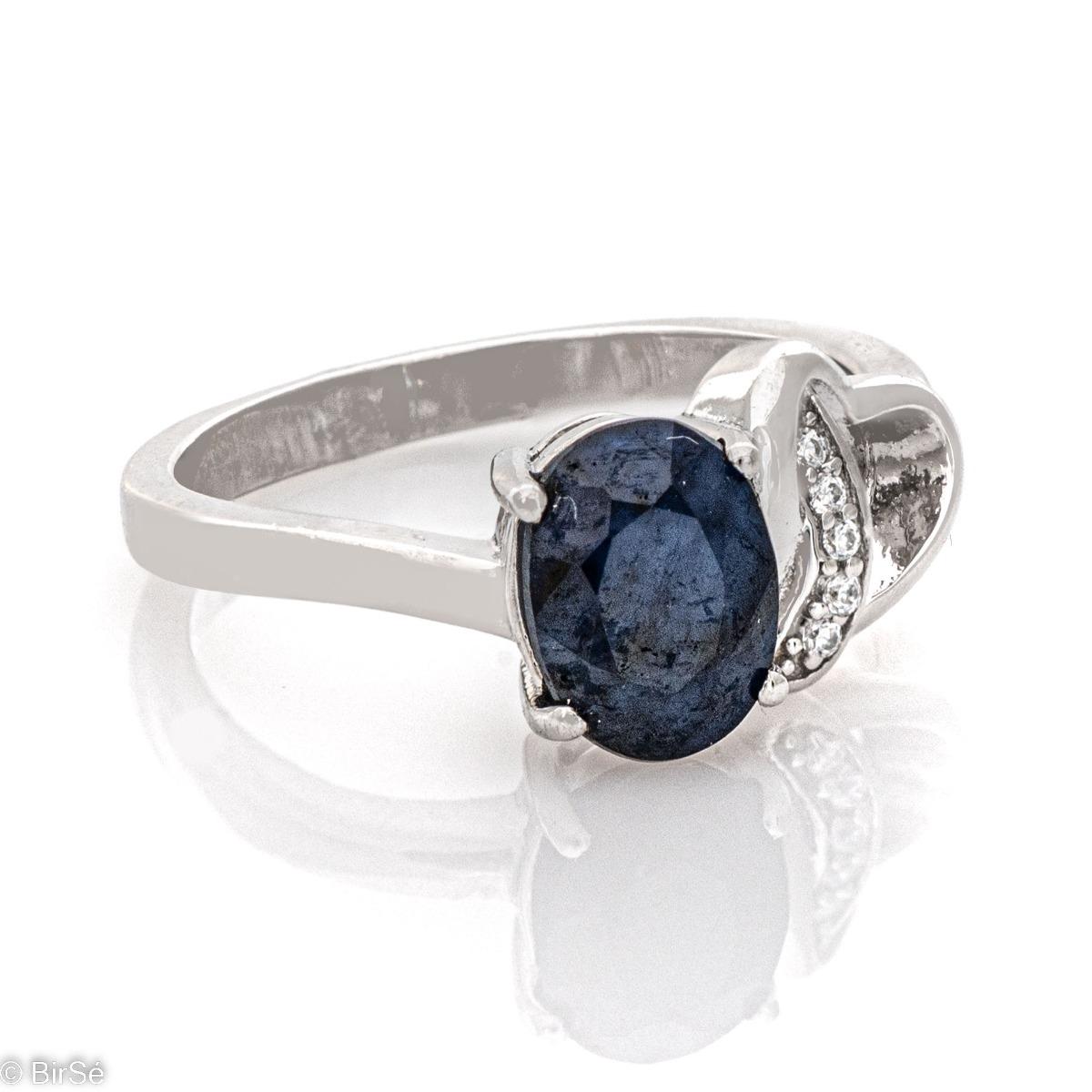 Изтънчен Сребърен Пръстен Сърце с Естествен Сапфир