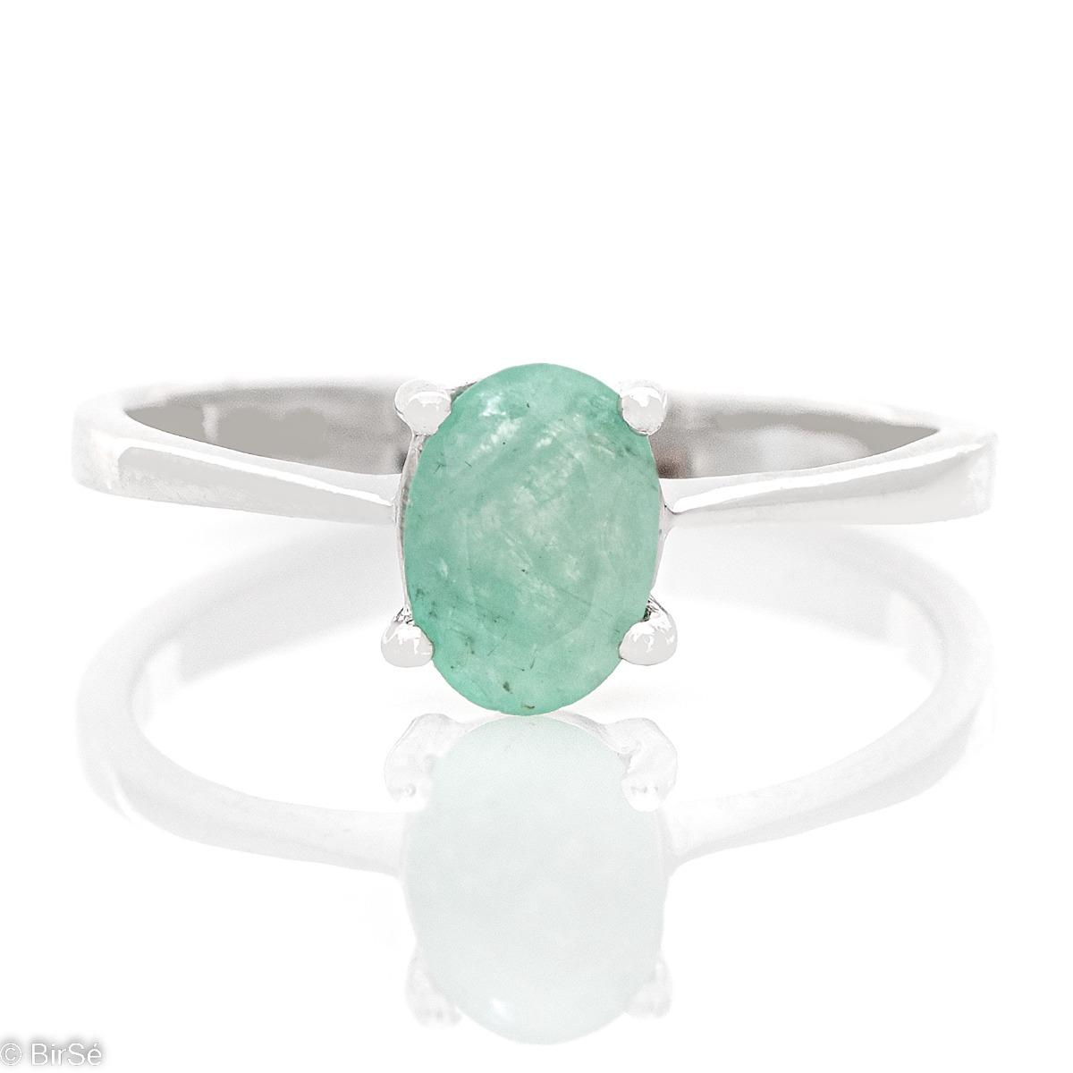 Изящен Сребърен Пръстен с Естествен Изумруд