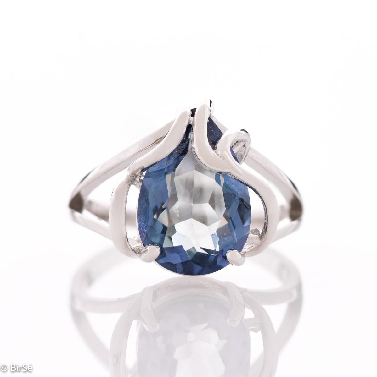 Ефектен Сребърен Пръстен с Естествен Син Мистик Топаз