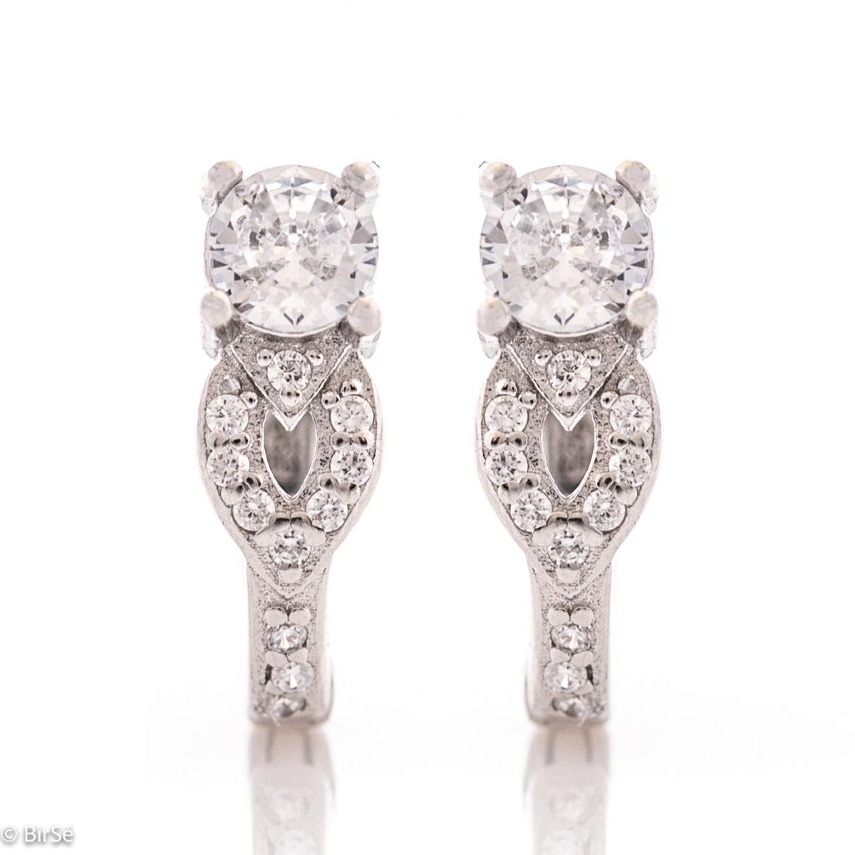 Грациозни Дамски Обеци от Сребро с Изящен Дизайн