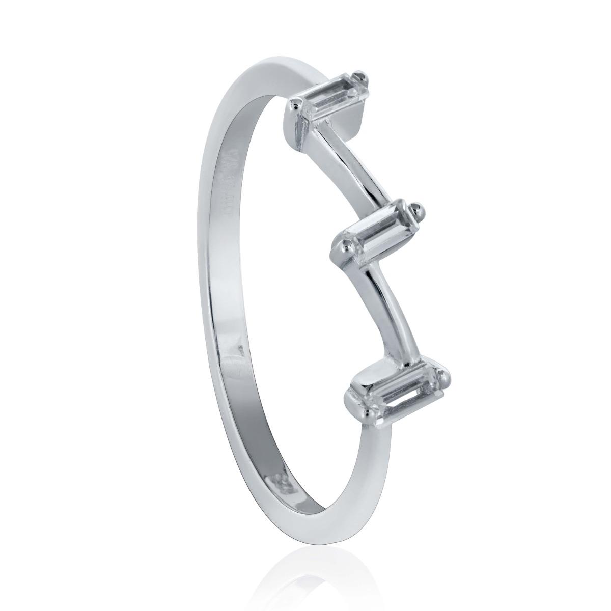 Стилен Сребърен Пръстен с Три Циркона