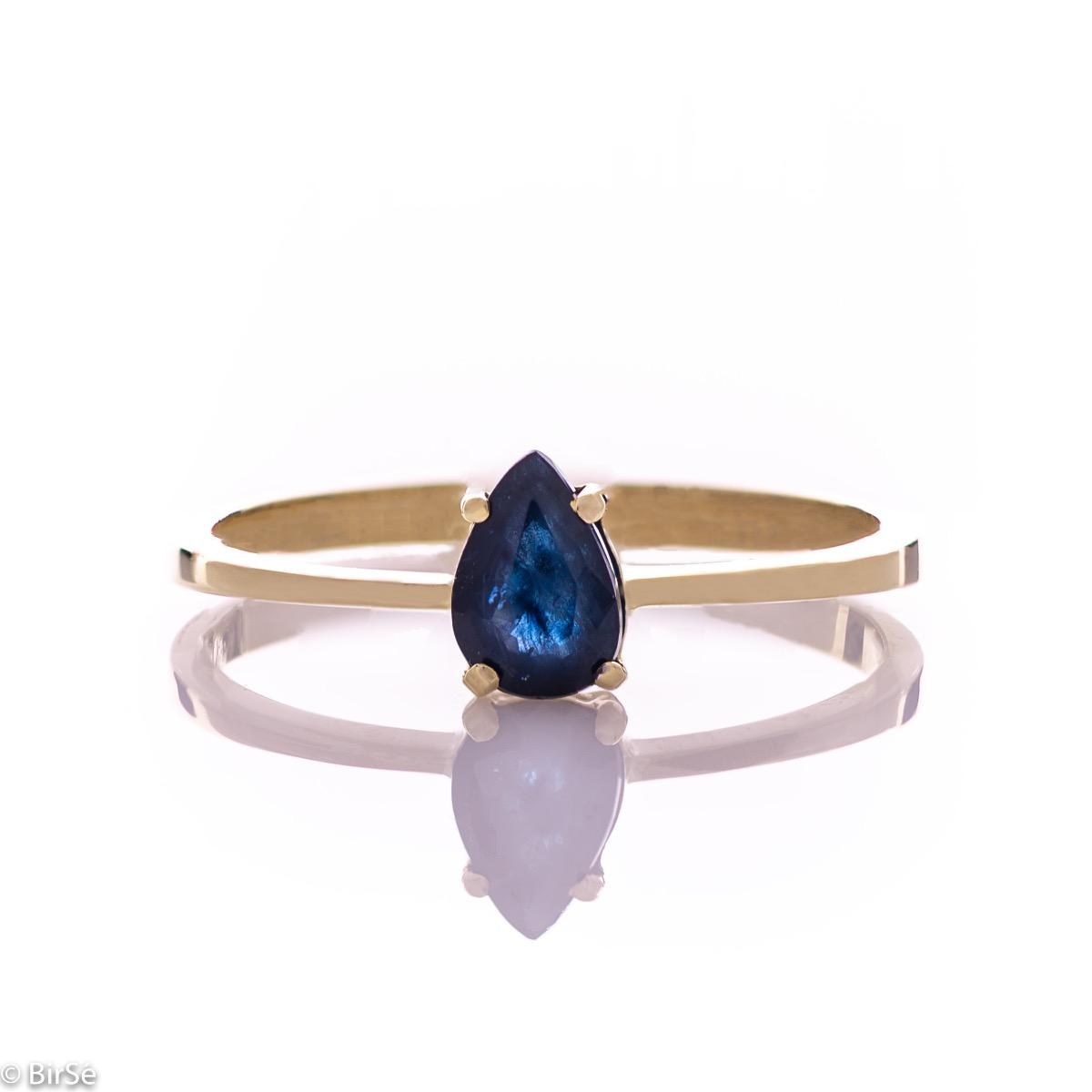 Елегантен Златен Пръстен с Капковиден Естествен Сапфир