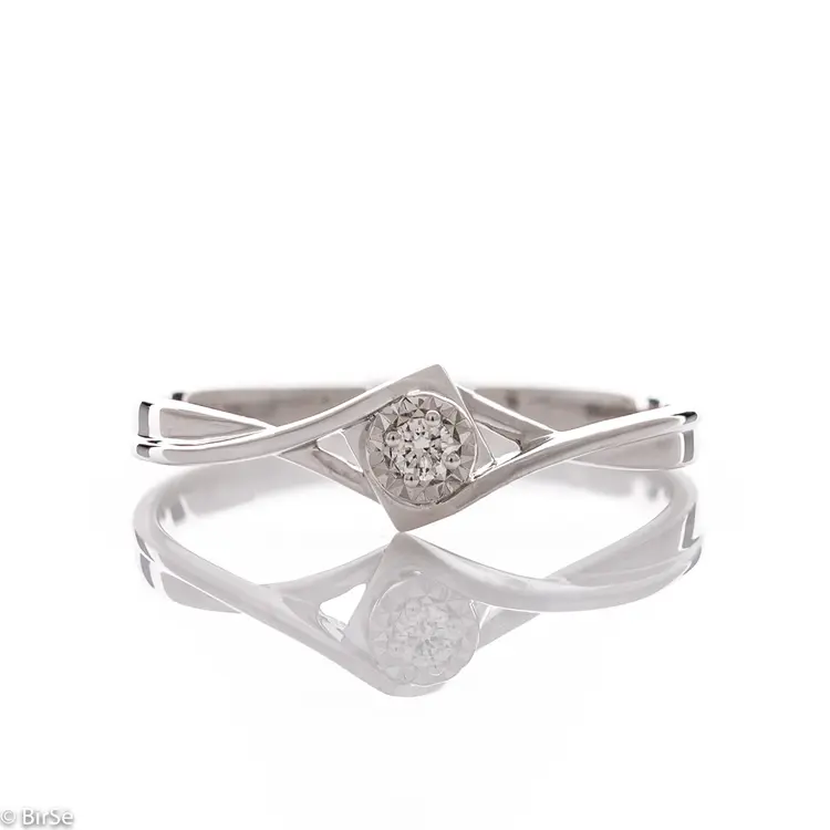 Годежен златен пръстен с диамант - 0,025 ct.