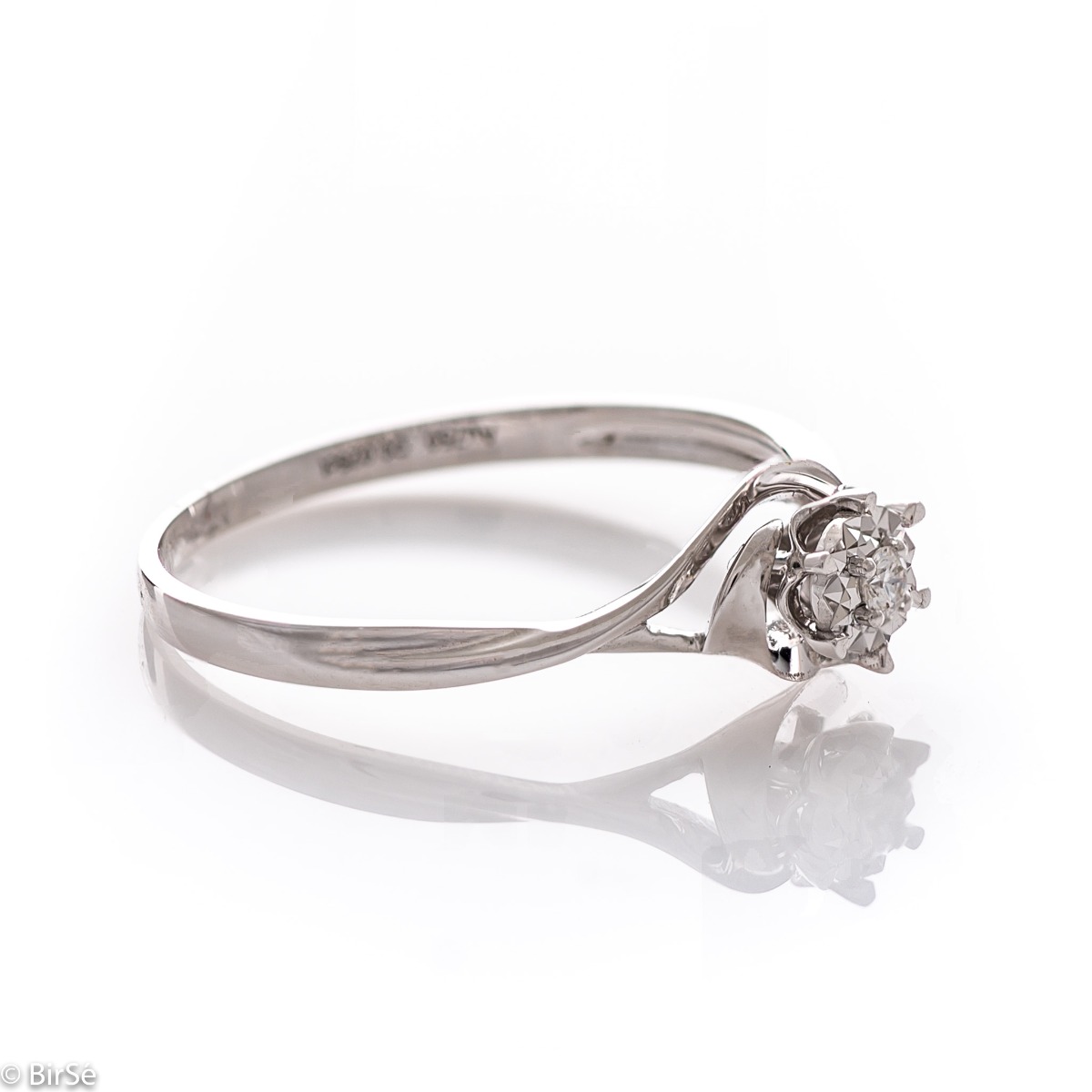 Годежен златен пръстен с диамант - 0,028 ct.