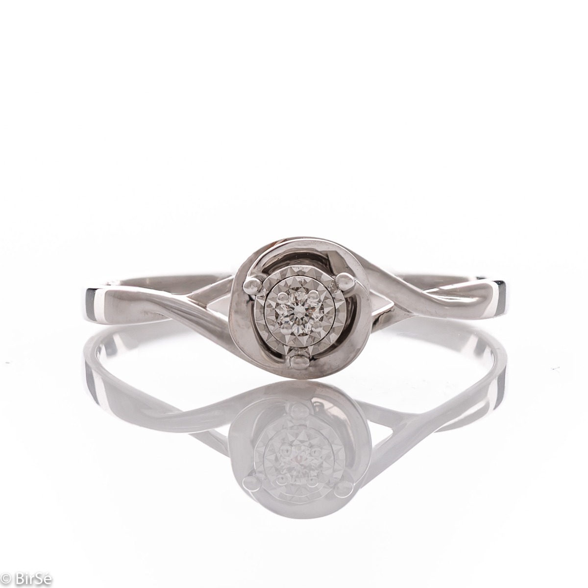 Годежен златен пръстен с диамант - 0,019 ct.
