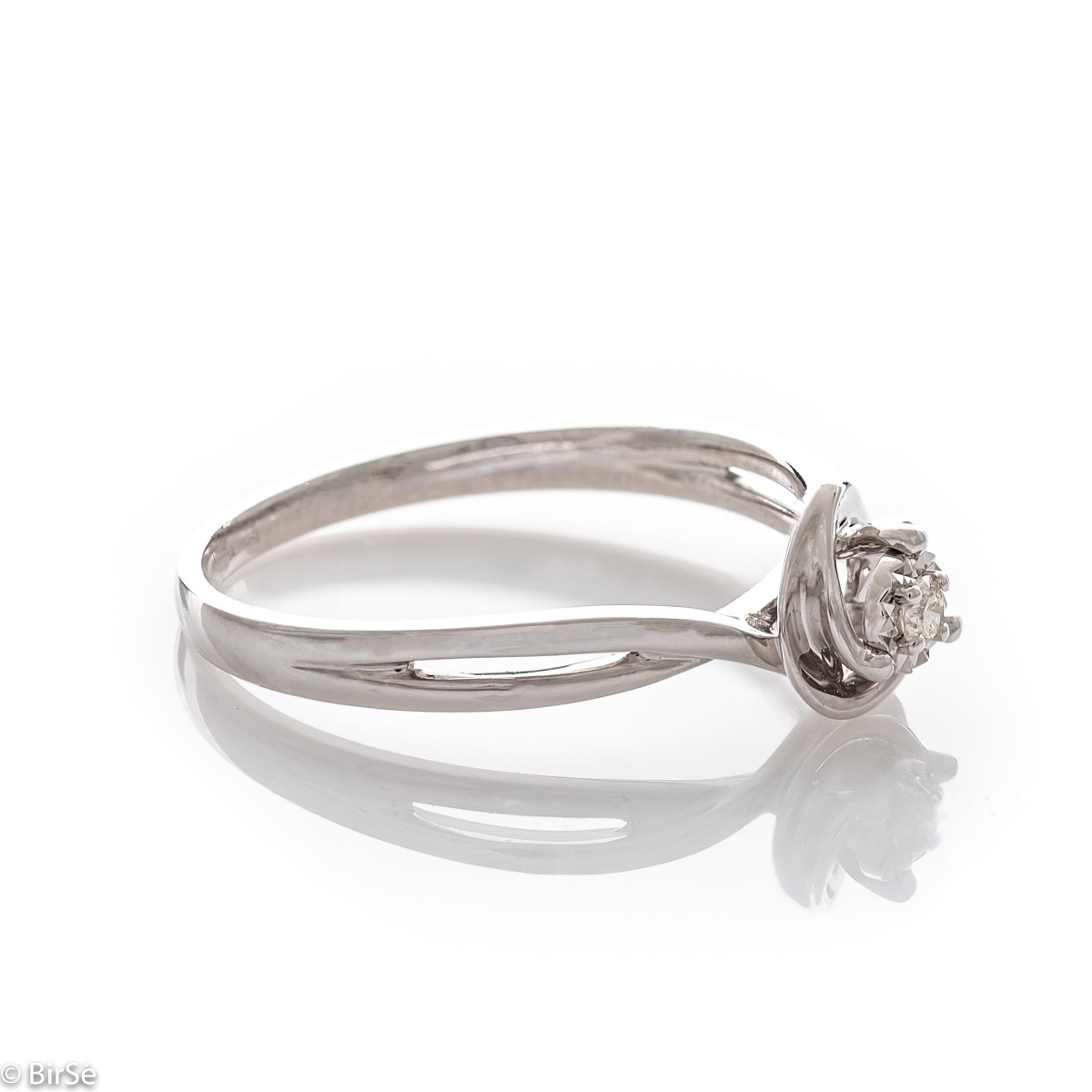 Годежен златен пръстен с диамант - 0,011 ct.