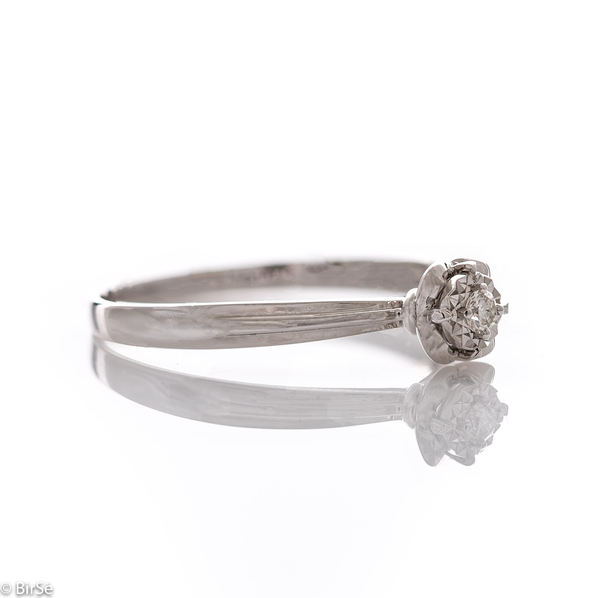 Годежен златен пръстен с диамант - 0,041 ct.