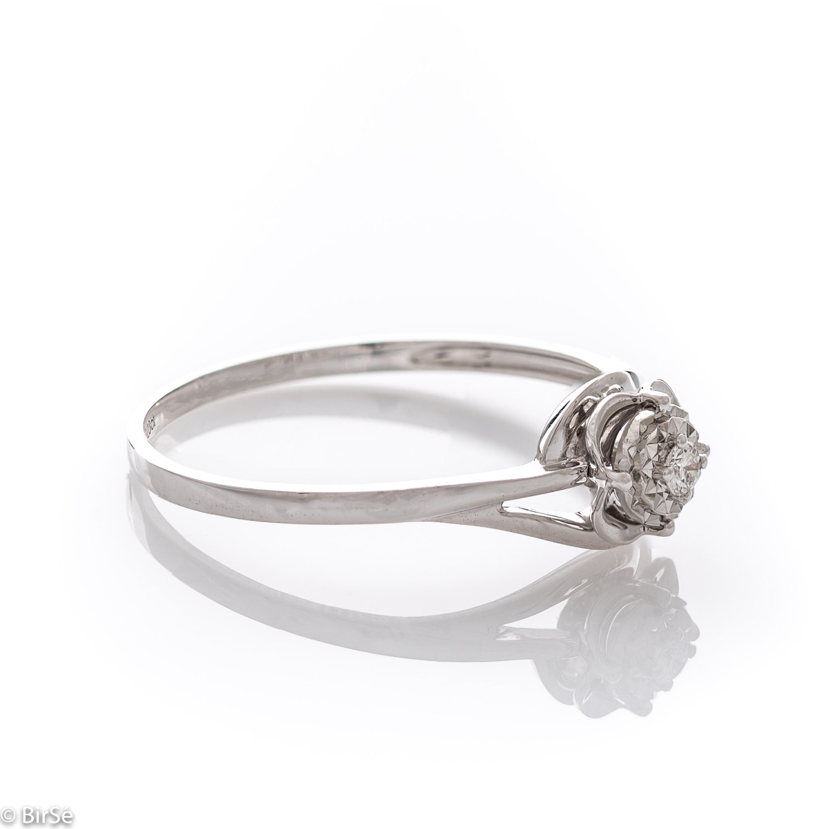 Златен годежен пръстен с диамант - 0,028 ct.