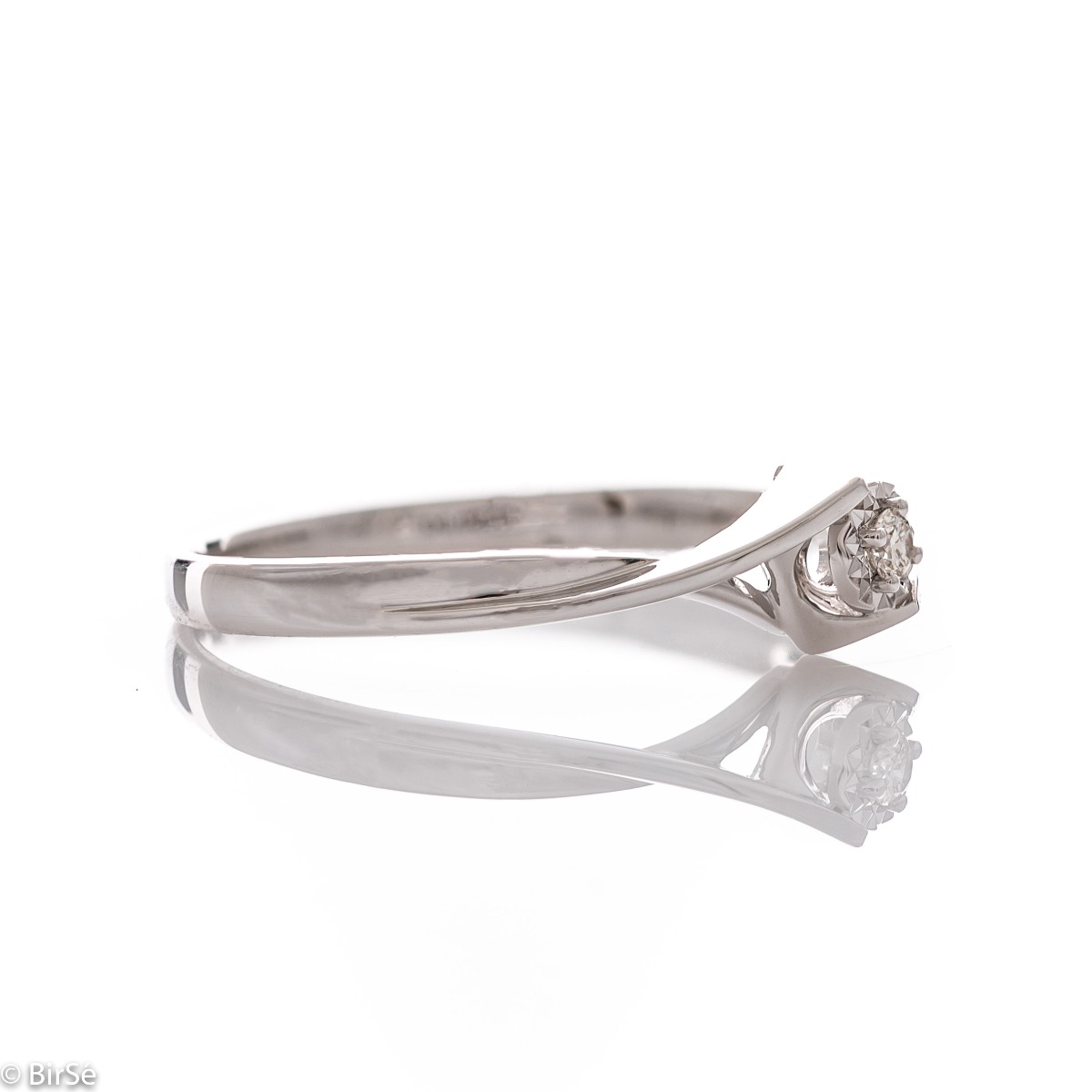 Годежен златен пръстен с диамант - 0,025 ct.