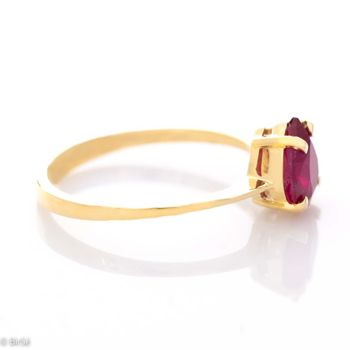 Златен пръстен - Естествен Рубин Капка 1,80 ct.