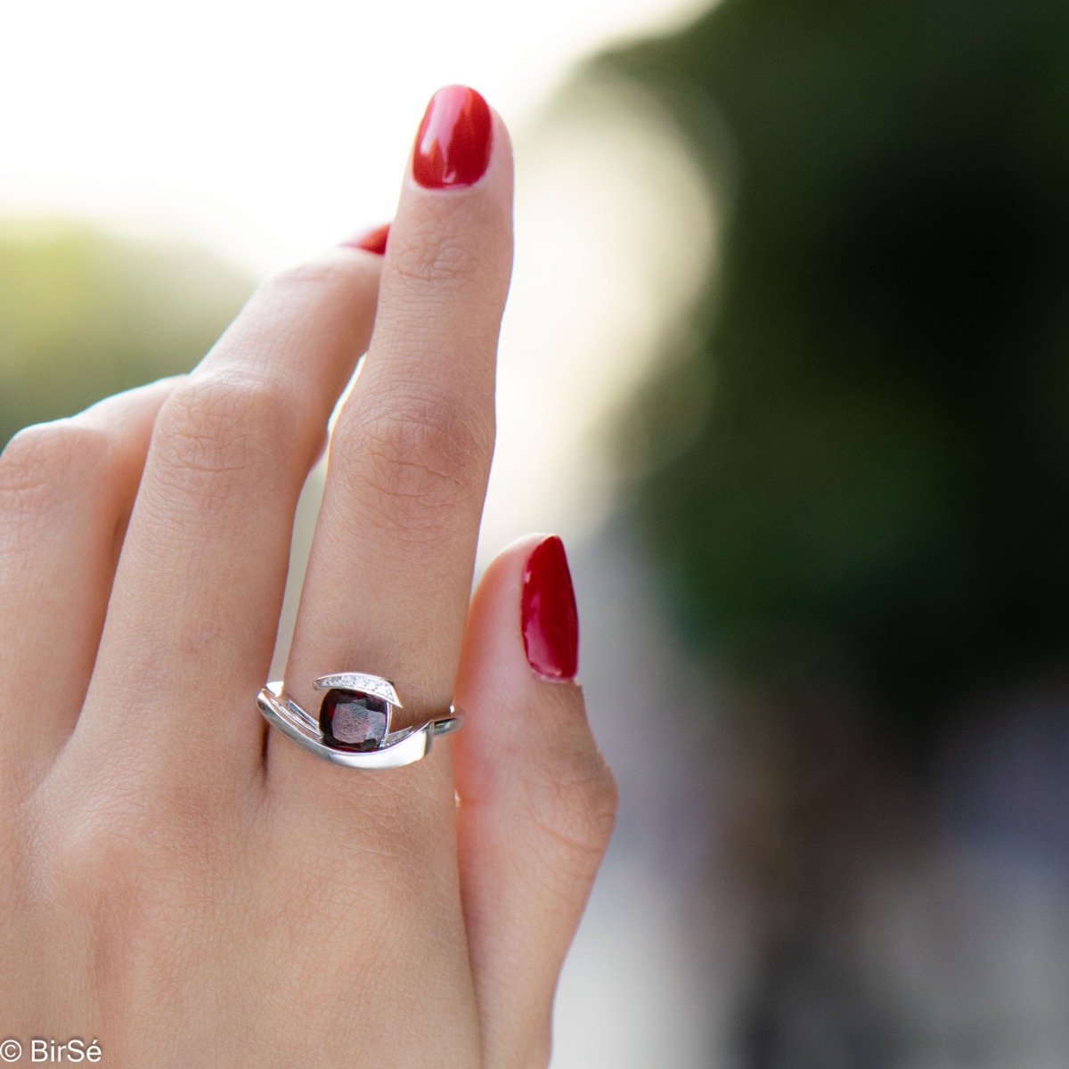 Сребърен пръстен - Естествен Гранат 1,60 ct.