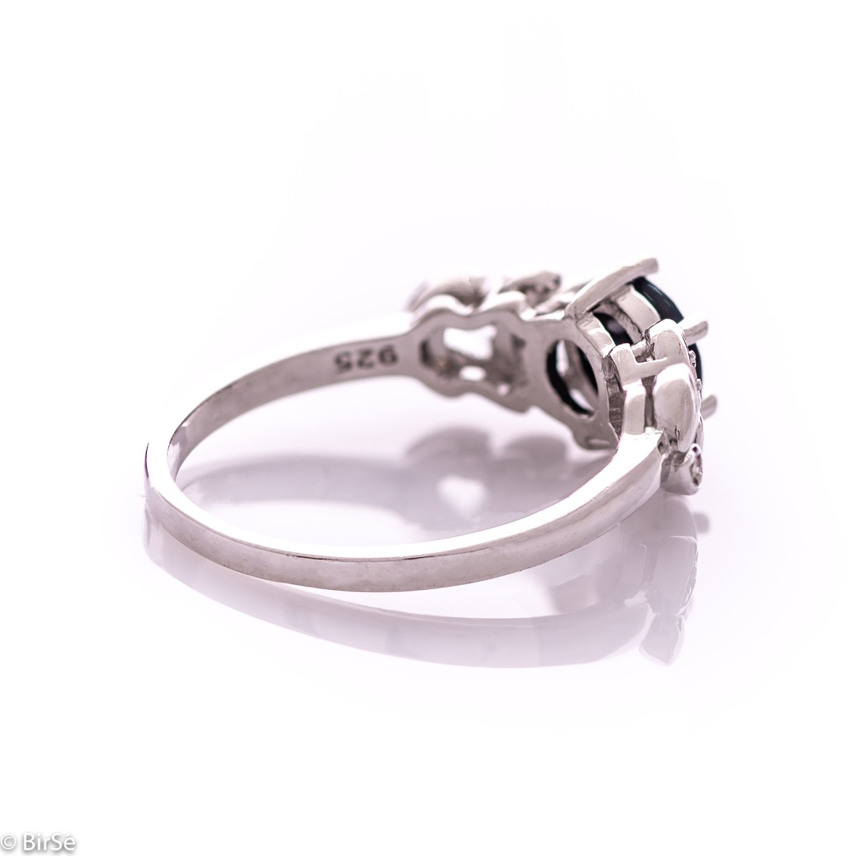 Сребърен пръстен - Естествен сапфир 1,05 ct.