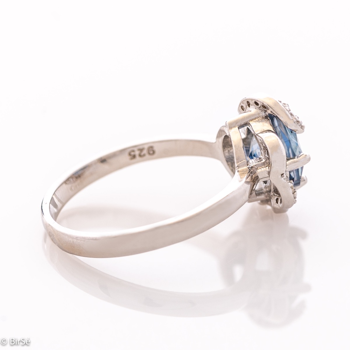 Сребърен пръстен - Естествен син мистик топаз 2,50 ct. 