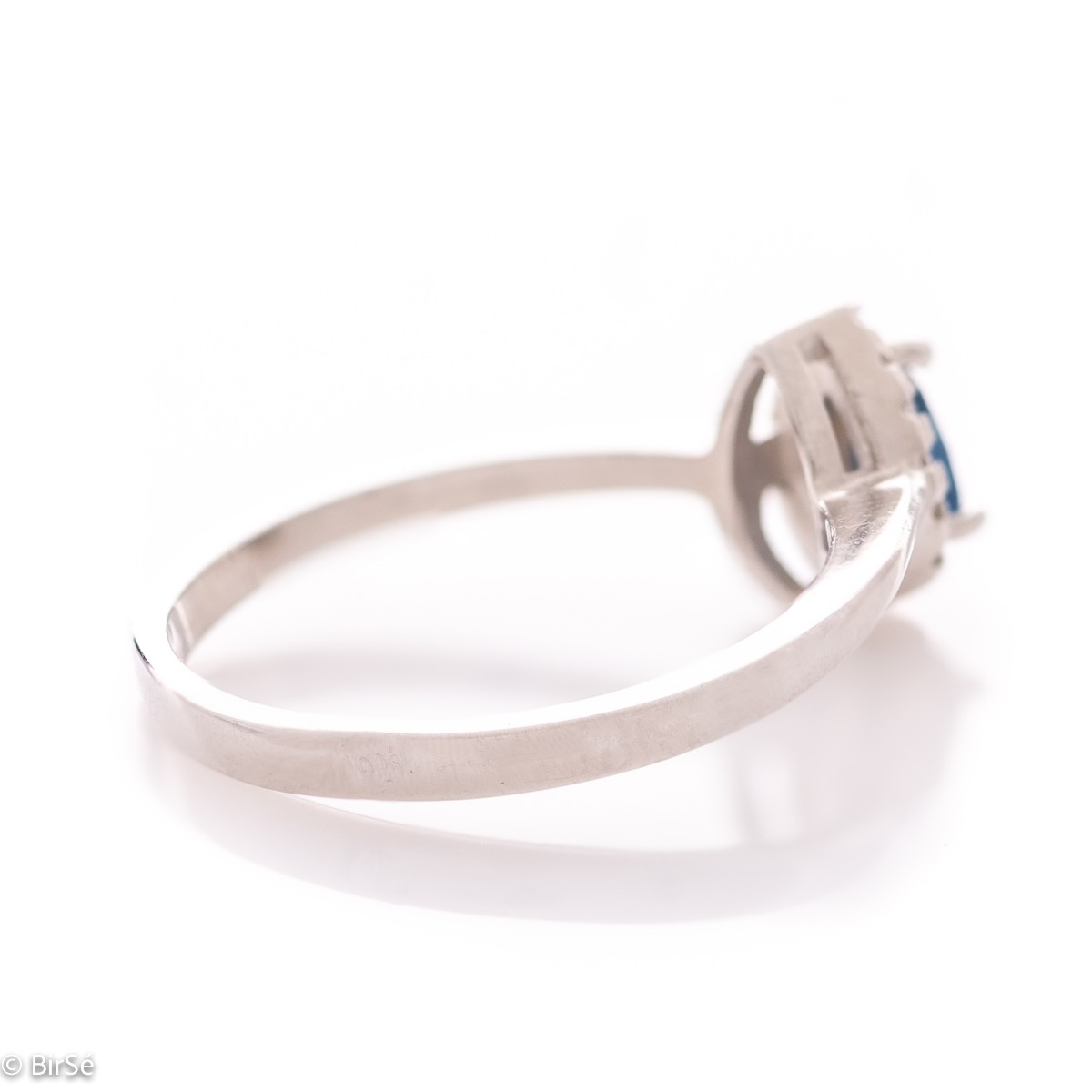 Сребърен пръстен - Естествен сапфир 0,30 ct.