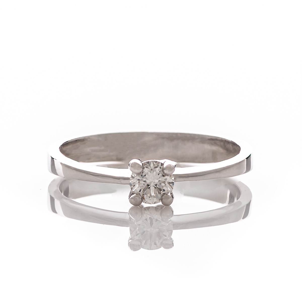 Златен годежен пръстен с диамант - 0,304 ct.