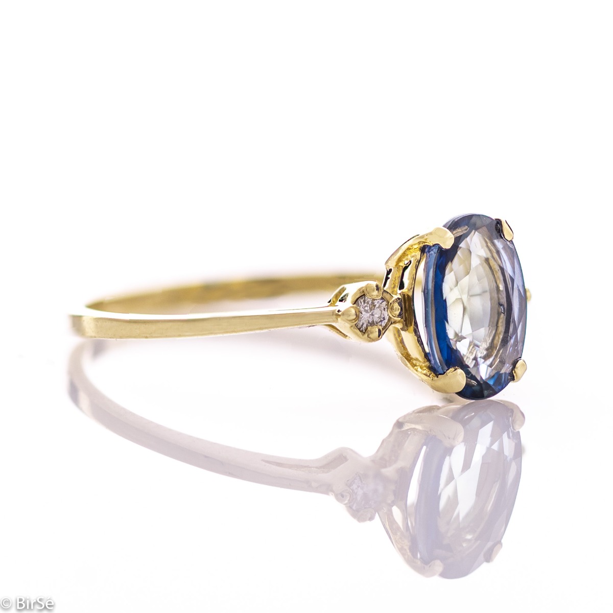 Златен пръстен с Диаманти и Естествен Сапфир