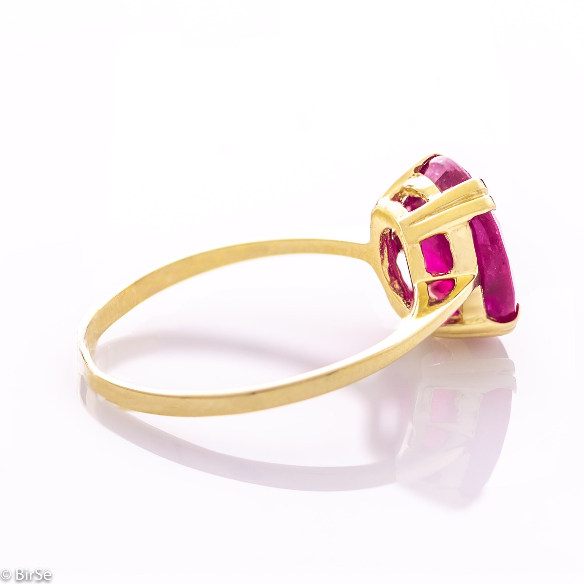 Златен пръстен - Естествен Рубин 4,45 ct.