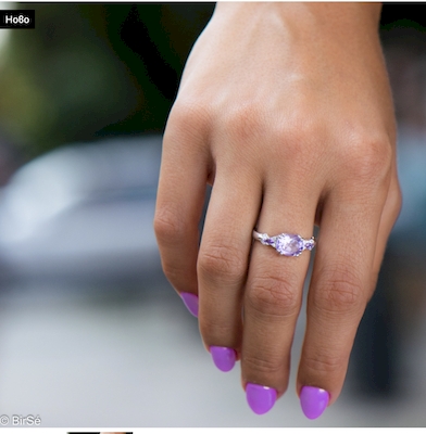 Дамски пръстен с камък аметист