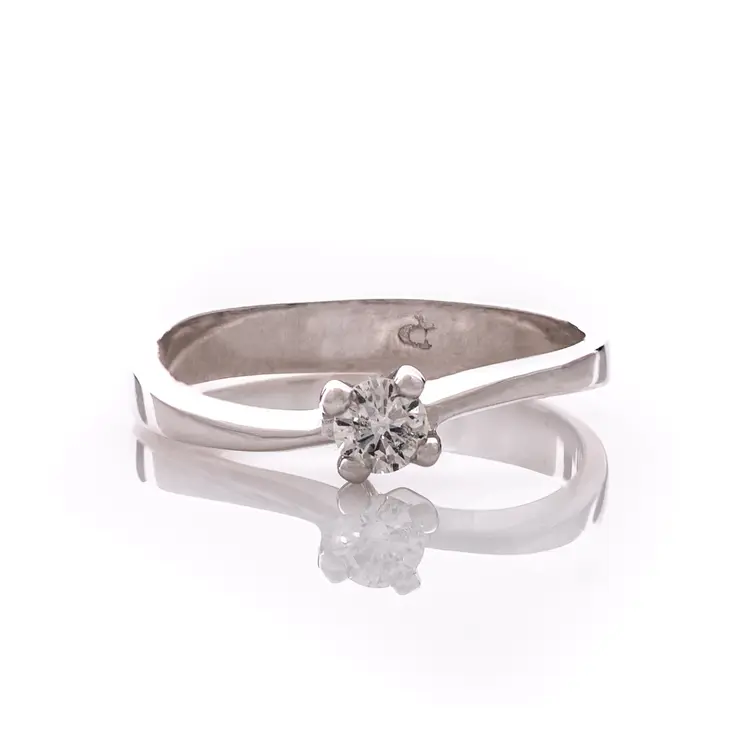 Златен годежен пръстен с диамант - 0,176 ct.